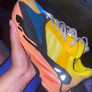 New Yeezys worn once still have boxes size 41 eur !!